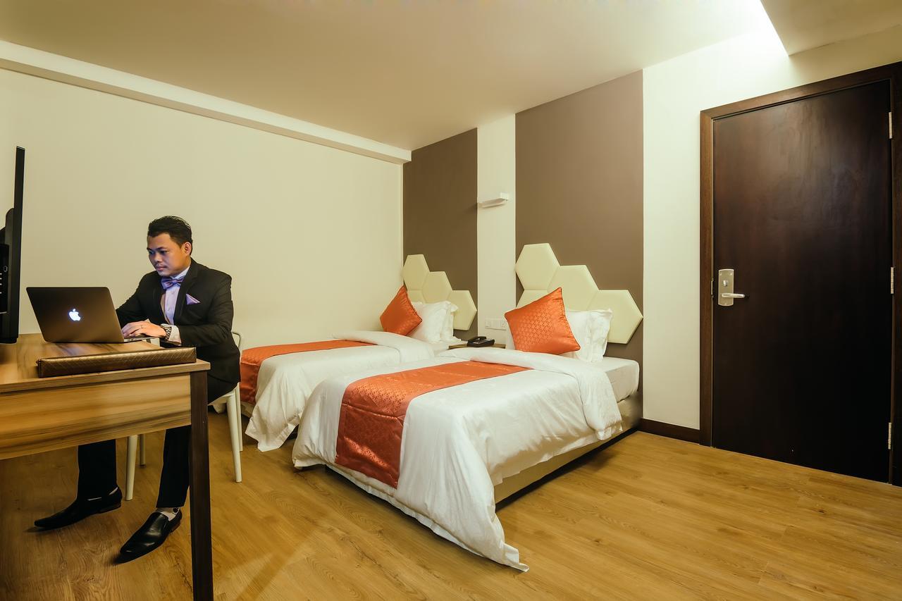 Memoire Hornbill Hotel Kuching Bagian luar foto