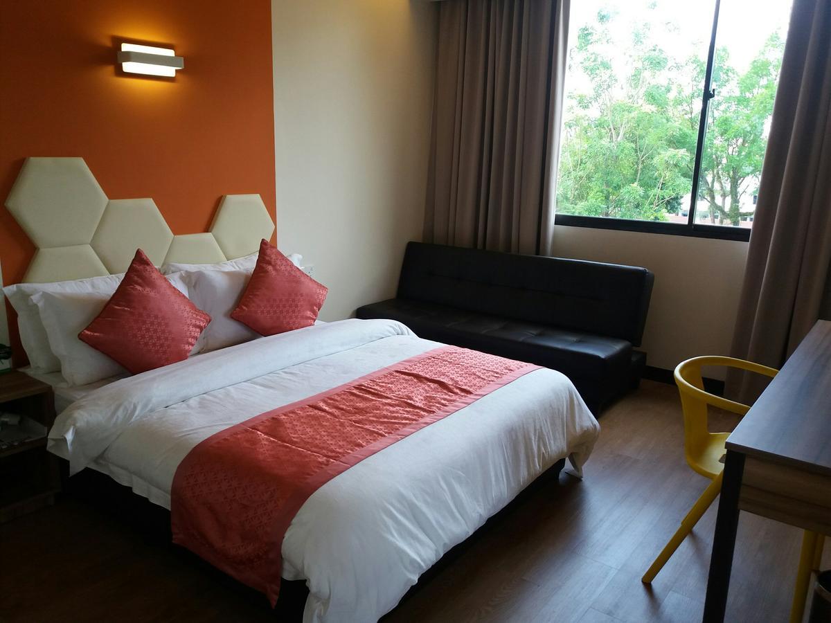 Memoire Hornbill Hotel Kuching Bagian luar foto
