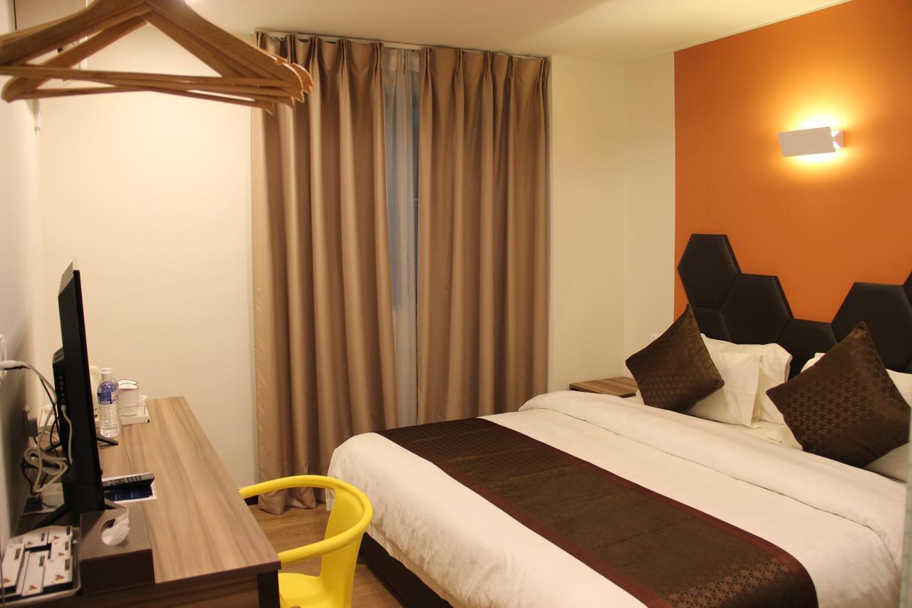 Memoire Hornbill Hotel Kuching Bagian luar foto