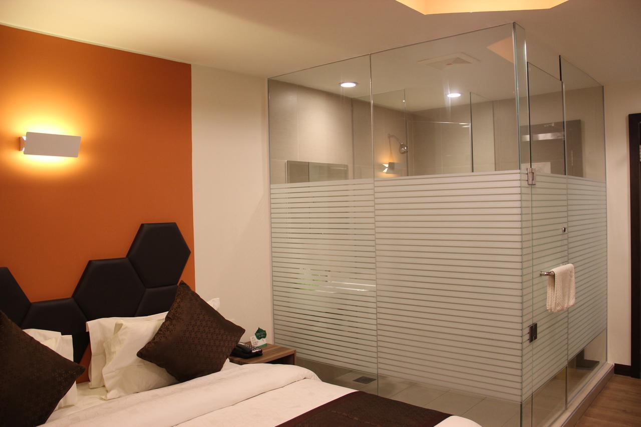 Memoire Hornbill Hotel Kuching Bagian luar foto