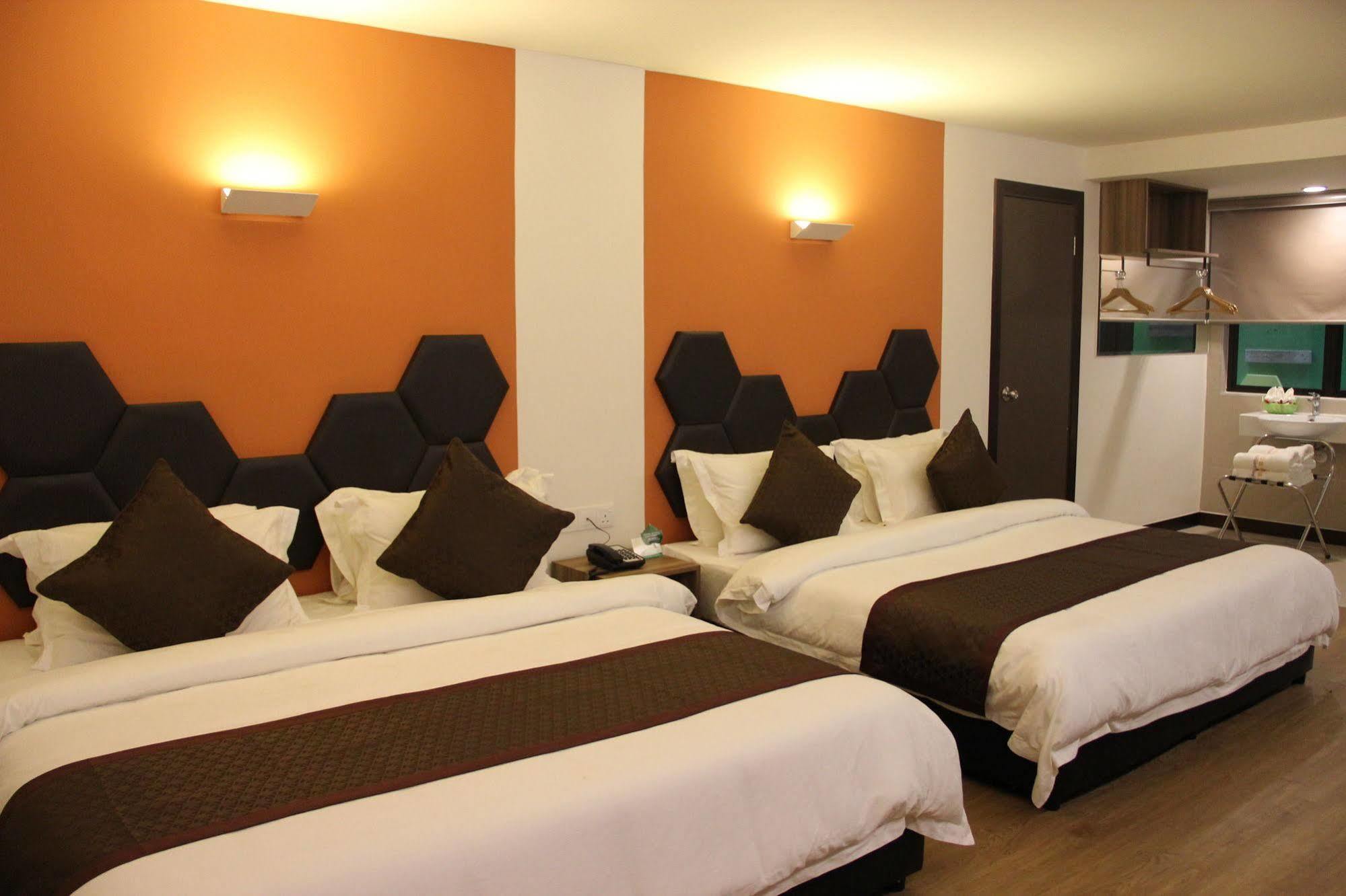 Memoire Hornbill Hotel Kuching Bagian luar foto